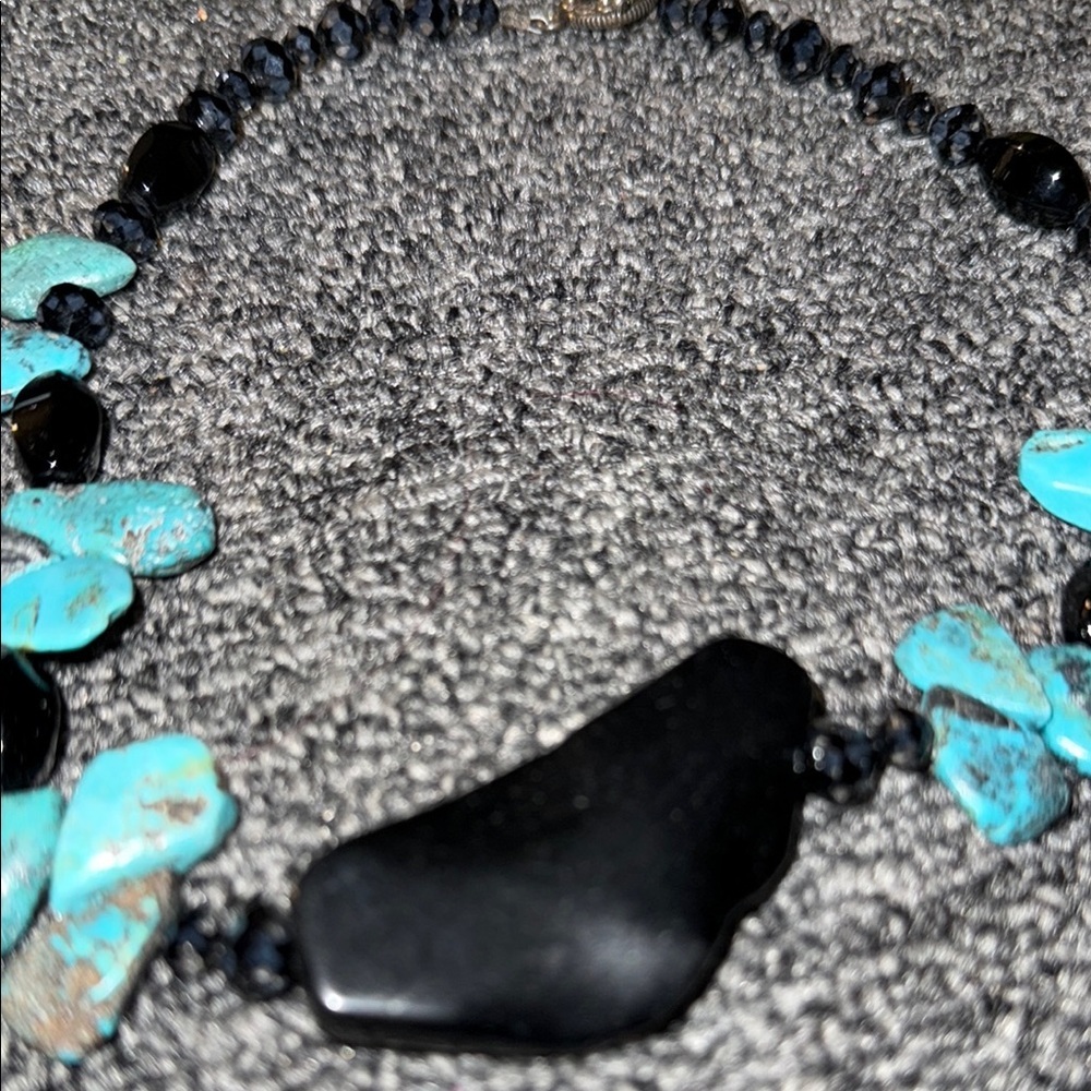 Turquoise and Black Beaded Necklace - Picture 5 of 10